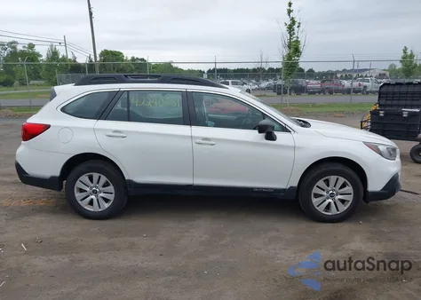 2018 Subaru Outback 2.5I z USA, uszkodzony, nr VIN 4S4BSAAC7J3373467